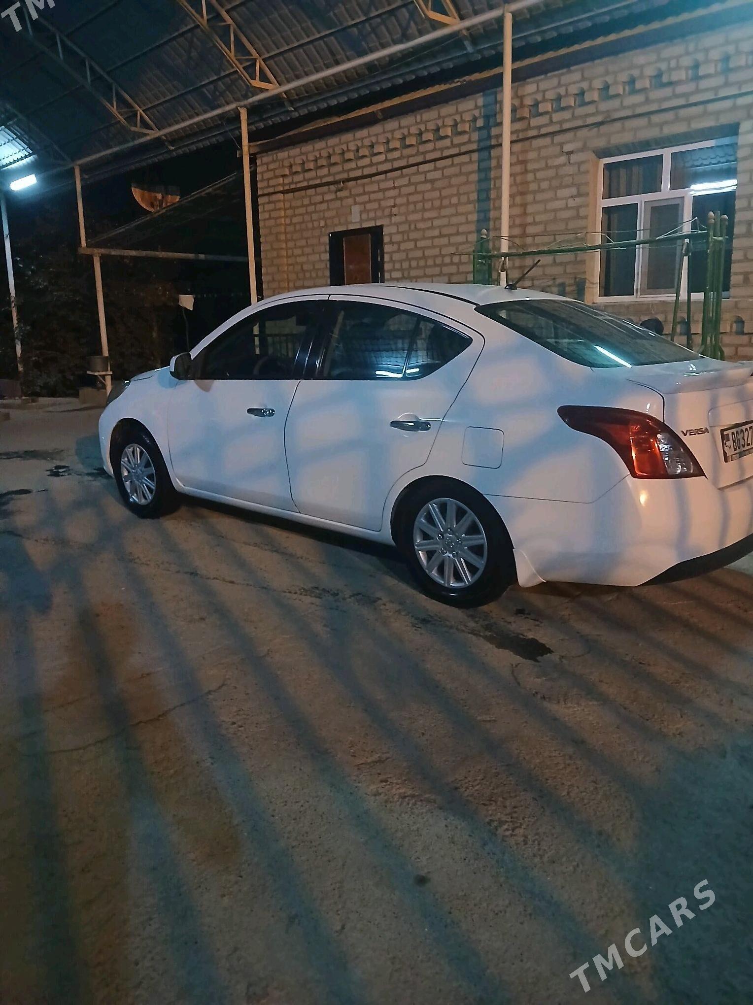Nissan Versa 2012 - 130 000 TMT - Änew - img 1