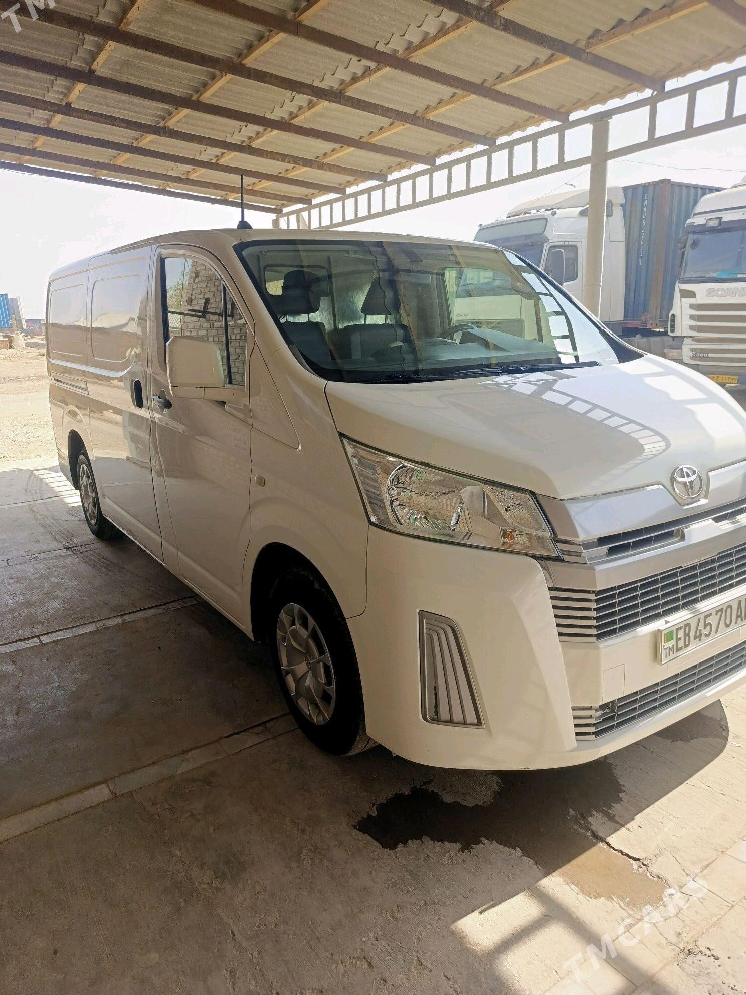 Toyota Hiace 2021 - 460 000 TMT - Sarahs - img 3