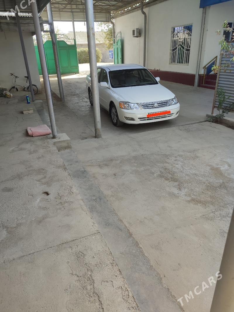 Toyota Avalon 2001 - 152 000 TMT - Теджен - img 1