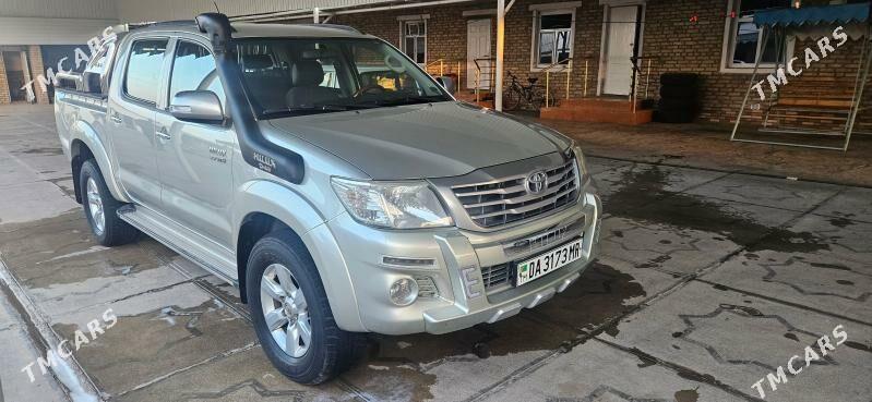 Toyota Hilux 2014 - 420 000 TMT - Байрамали - img 1