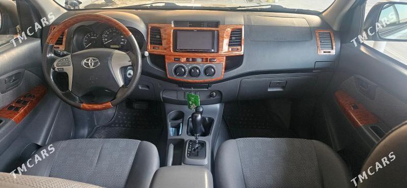 Toyota Hilux 2014 - 420 000 TMT - Байрамали - img 4