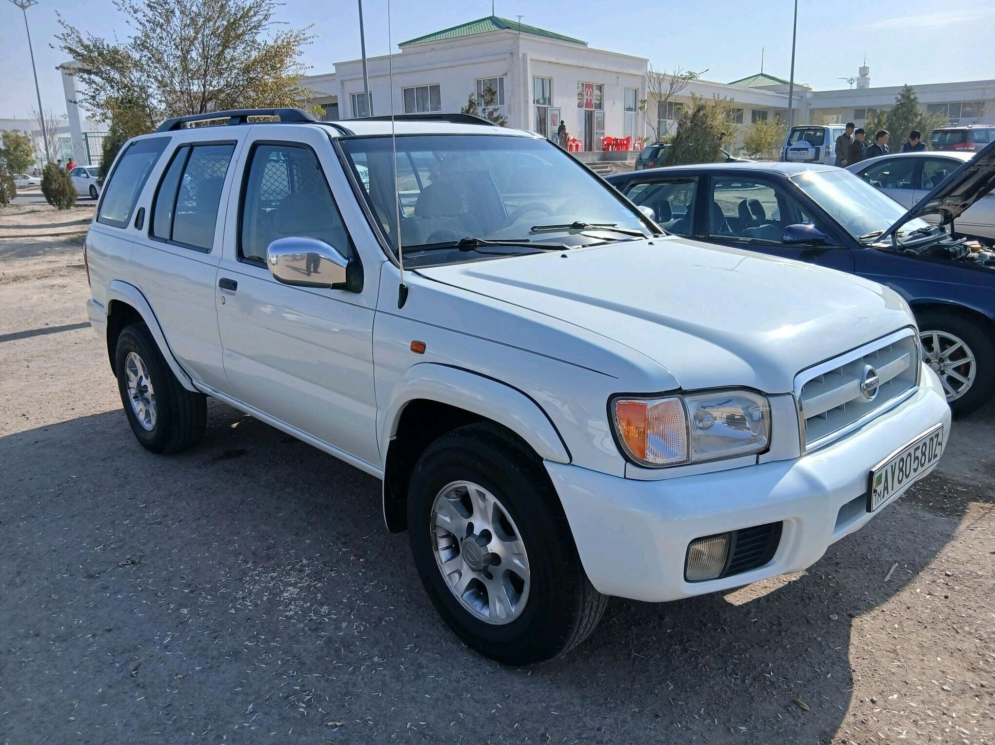 Nissan Pathfinder 2001 - 115 000 TMT - Дашогуз - img 2