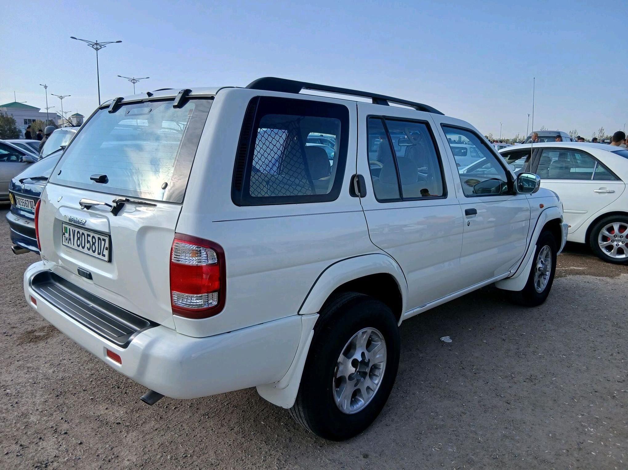 Nissan Pathfinder 2001 - 115 000 TMT - Дашогуз - img 4