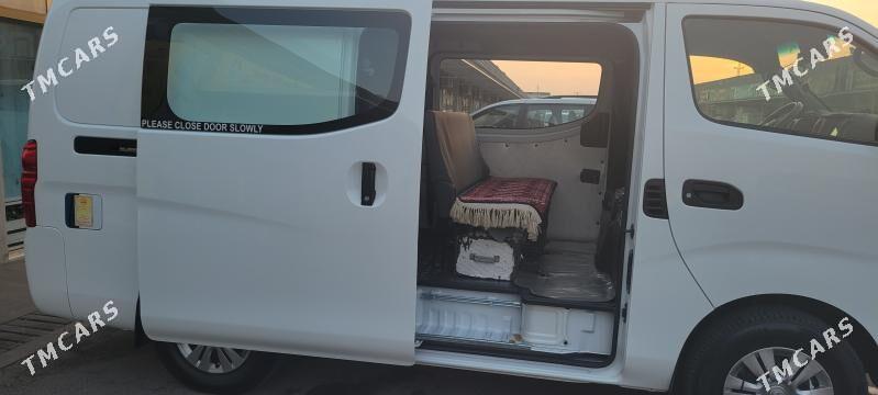 Nissan Urvan 2023 - 370 000 TMT - Мары - img 2