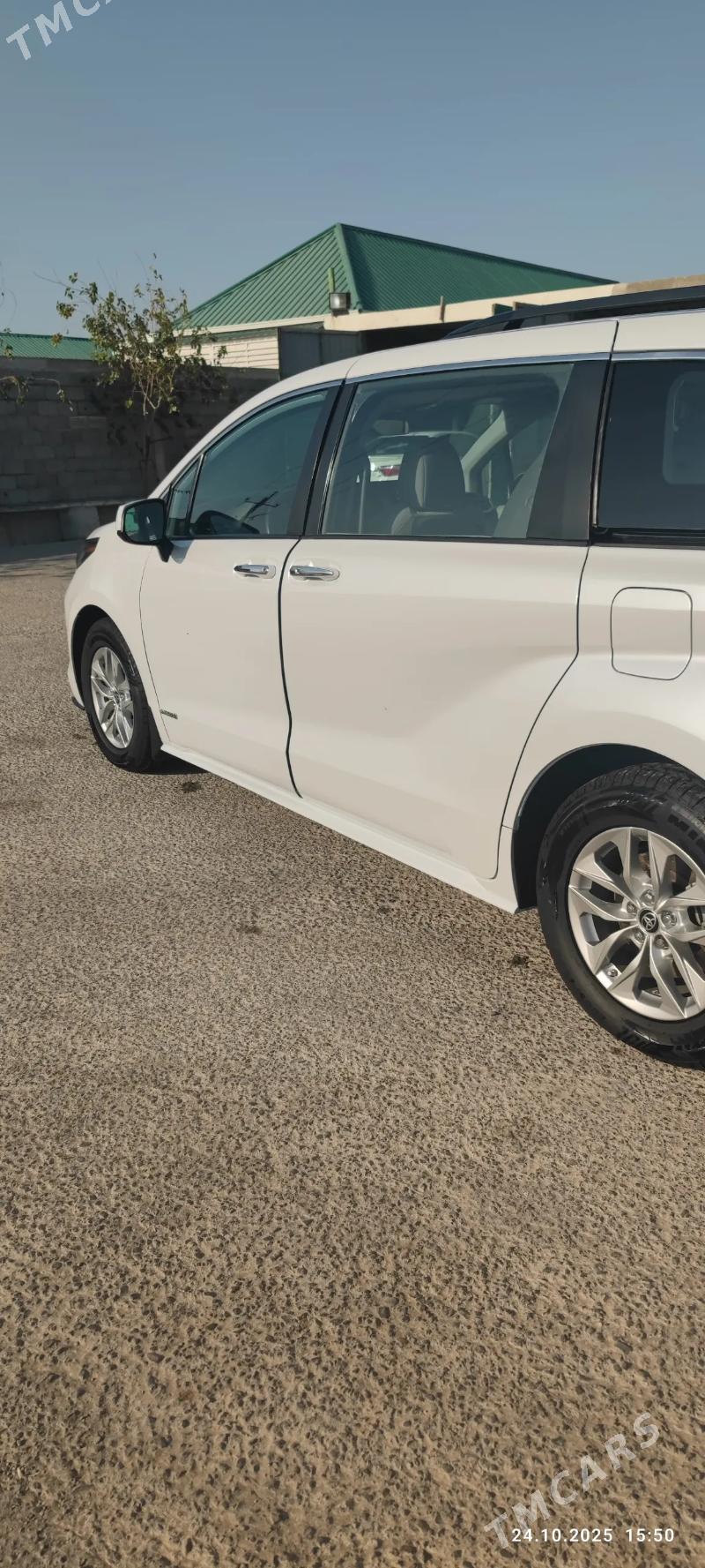 Toyota Sienna 2021 - 460 000 TMT - Aşgabat - img 5