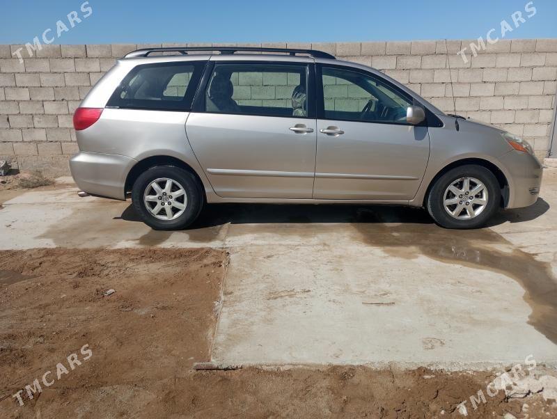 Toyota Sienna 2009 - 205 000 TMT - Хазар - img 4