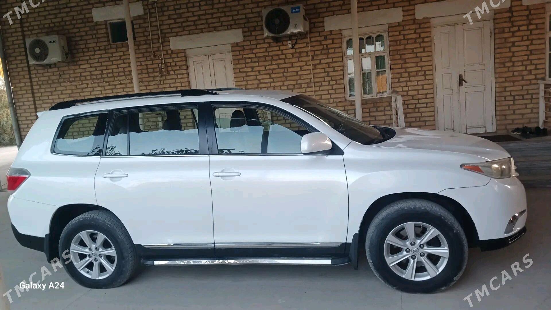 Toyota Highlander 2011 - 315 000 TMT - Мары - img 3