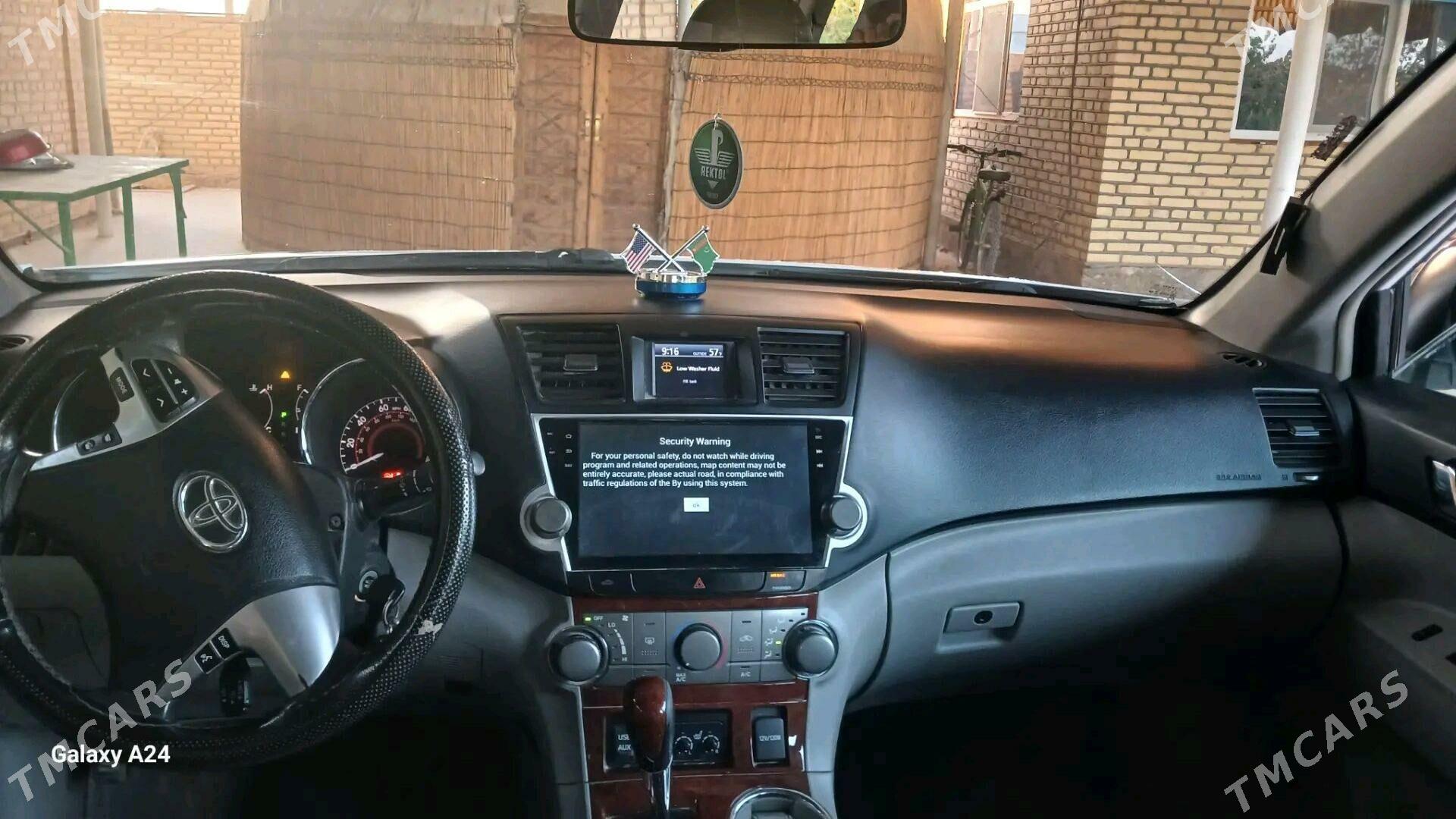 Toyota Highlander 2011 - 315 000 TMT - Мары - img 1