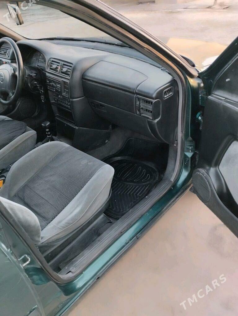 Opel Vectra 1994 - 30 000 TMT - Mary - img 9