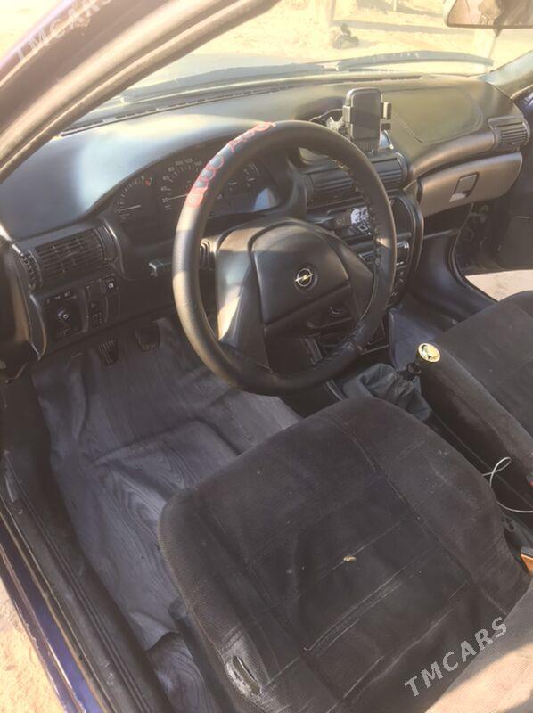 Opel Astra 1993 - 25 000 TMT - Darganata - img 5