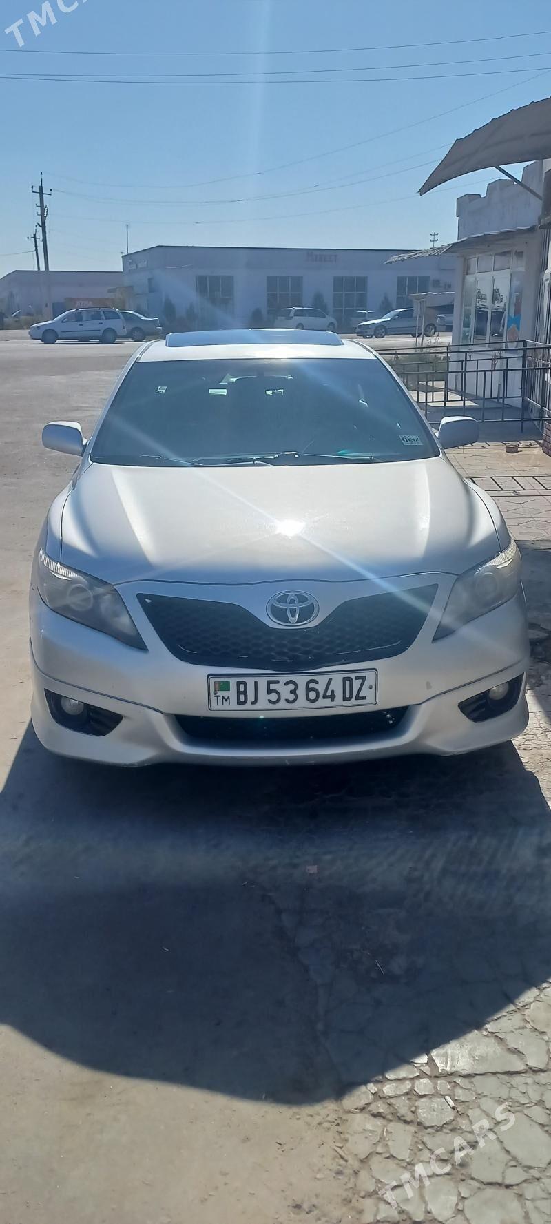 Toyota Camry 2010 - 230 000 TMT - Дашогуз - img 1