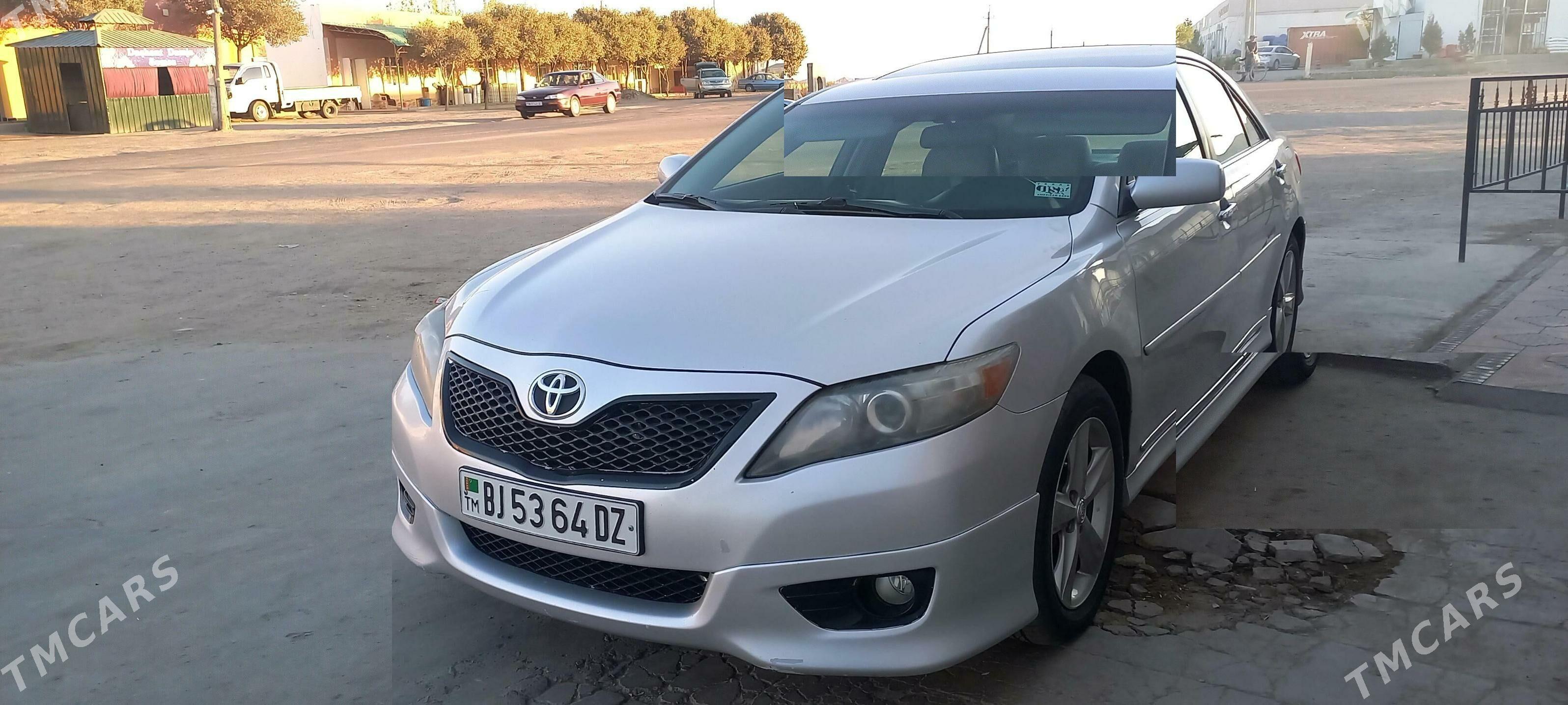 Toyota Camry 2010 - 230 000 TMT - Дашогуз - img 3
