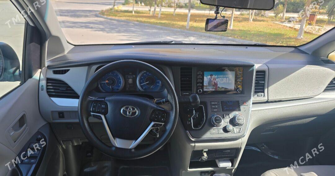 Toyota Sienna 2019 - 400 000 TMT - Daşoguz - img 6