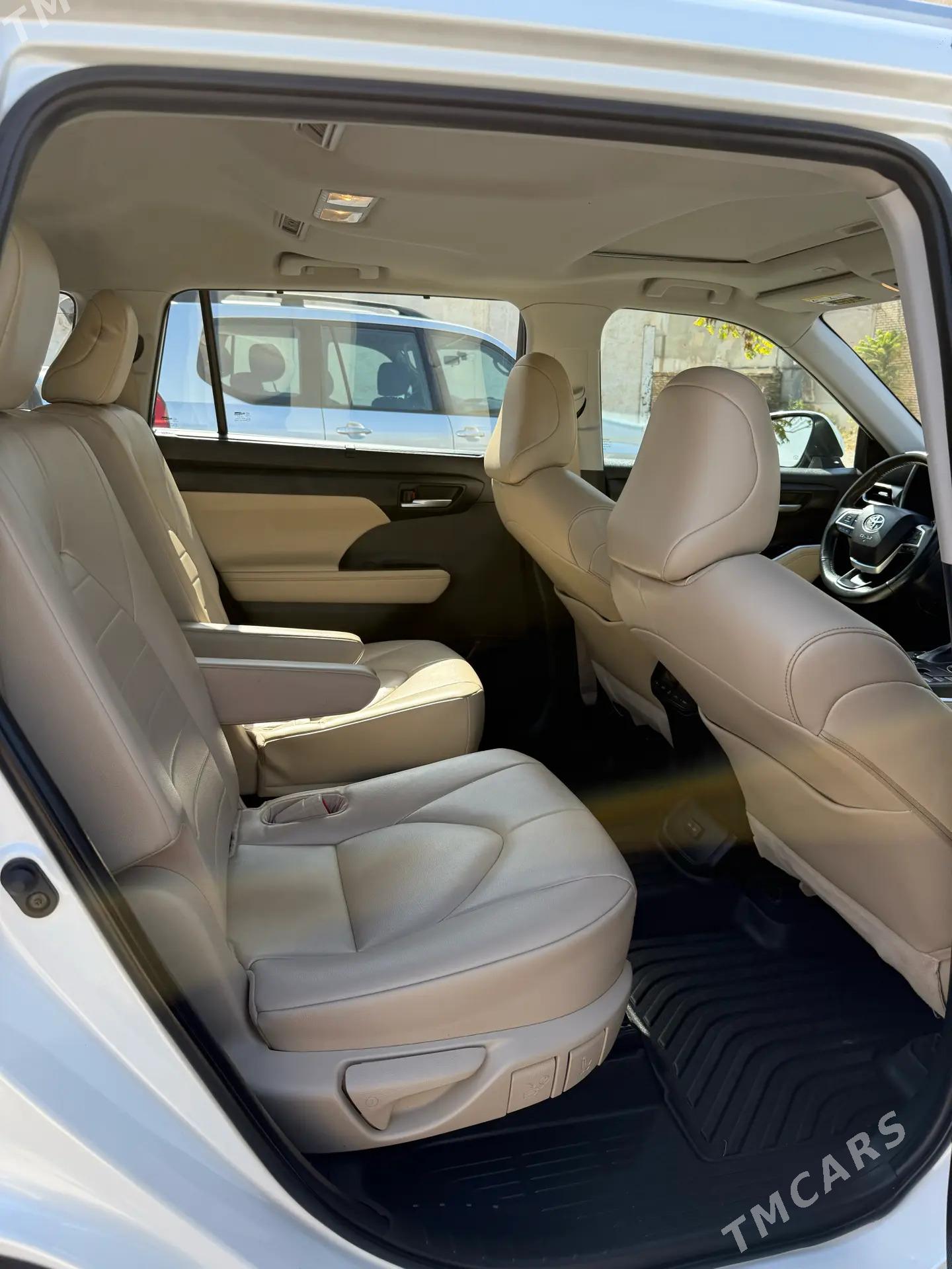 Toyota Highlander 2023 - 640 000 TMT - Мары - img 5