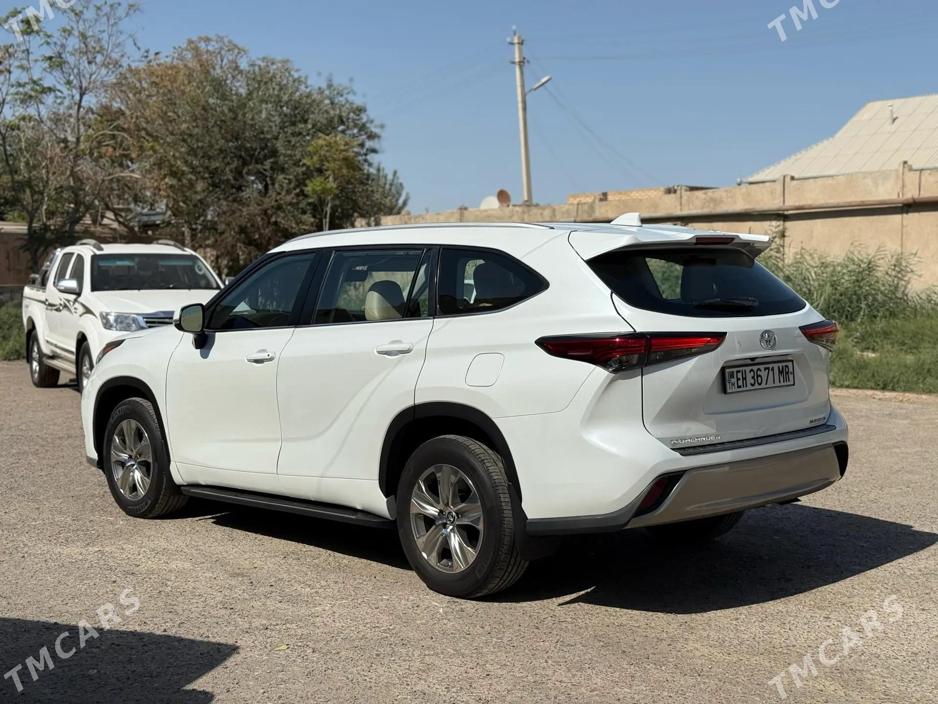 Toyota Highlander 2023 - 640 000 TMT - Мары - img 7