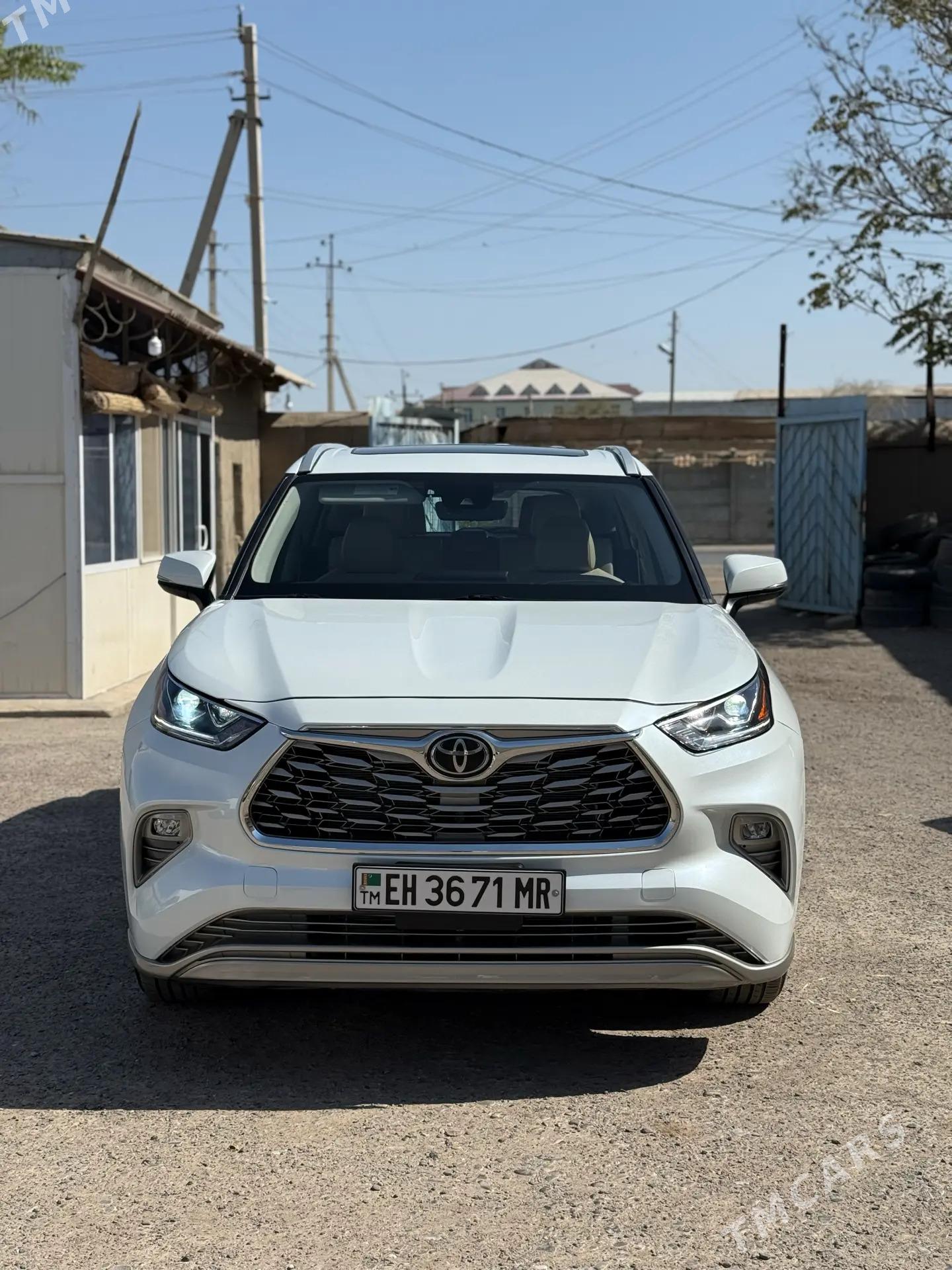 Toyota Highlander 2023 - 640 000 TMT - Мары - img 1