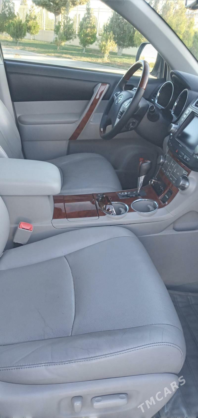 Toyota Highlander 2011 - 338 000 TMT - Дашогуз - img 4