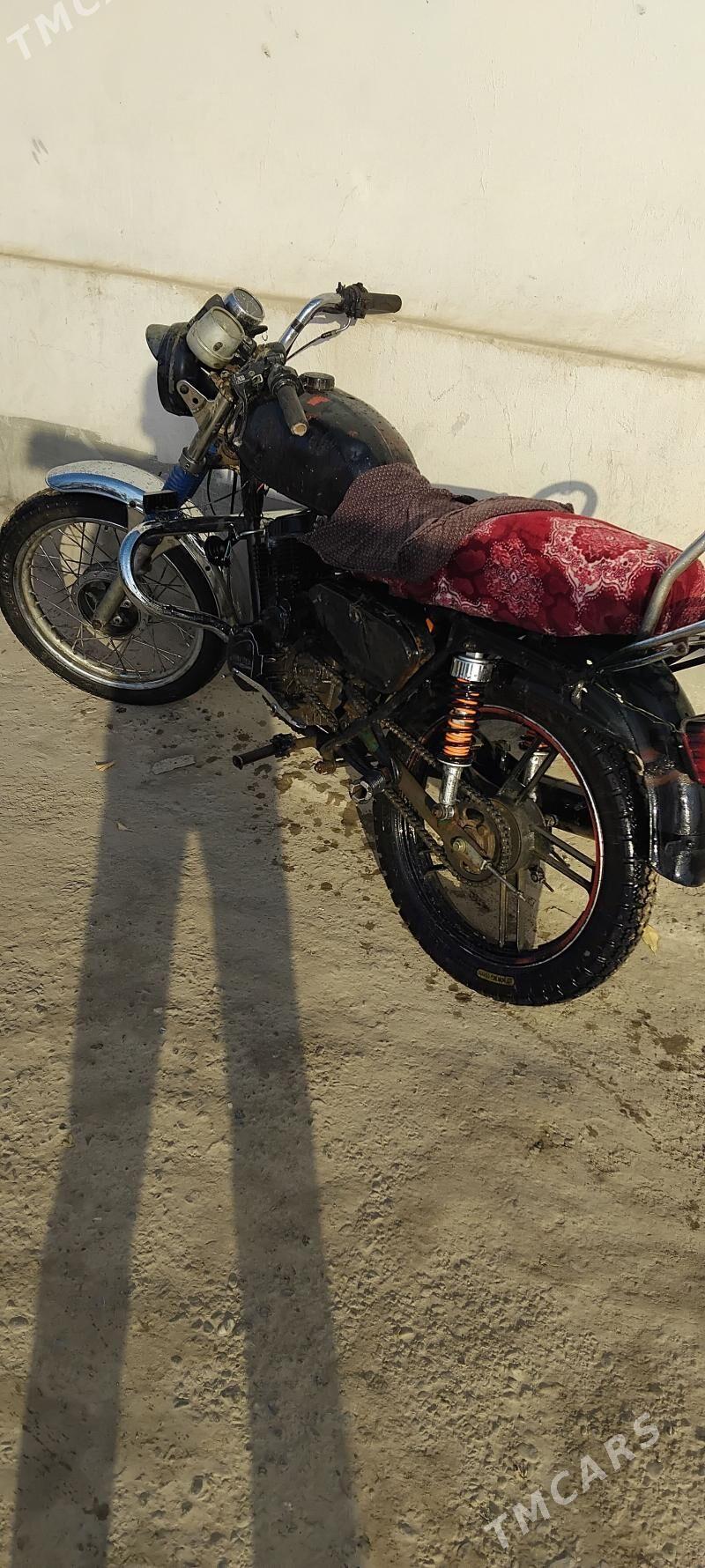 Jawa 300 2005 - 5 200 TMT - Гарабекевюл - img 1