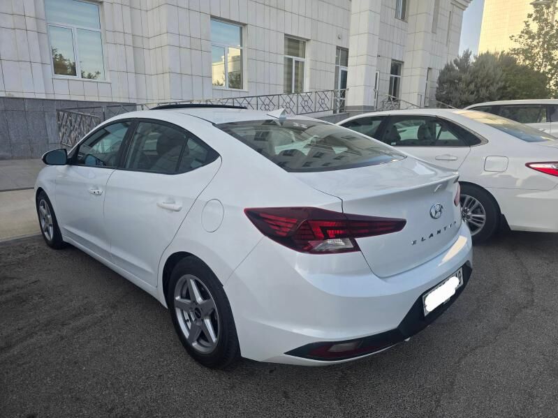 Hyundai Elantra 2020 - 235 000 TMT - ул. Подвойского (Битарап Туркменистан шаёлы) - img 4