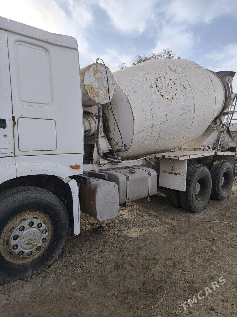 Howo Sinotruk 2009 - 400 000 TMT - Мары - img 2