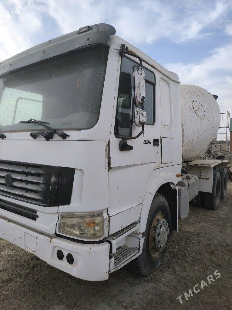 Howo Sinotruk 2009 - 400 000 TMT - Мары - img 3