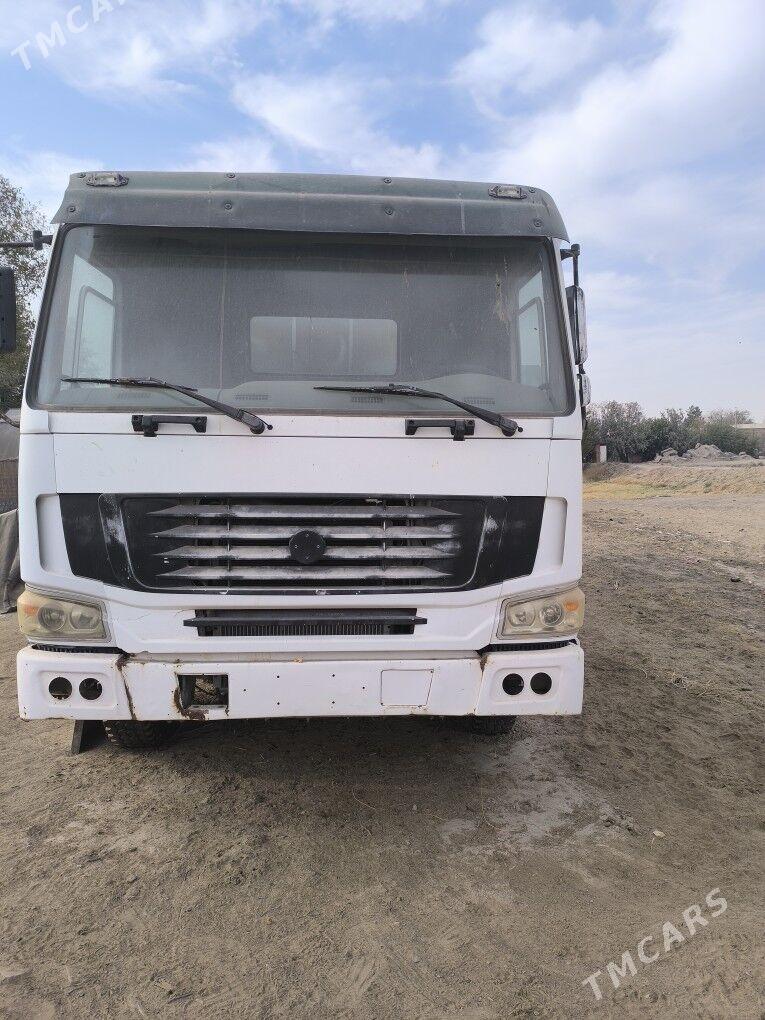 Howo Sinotruk 2009 - 400 000 TMT - Мары - img 1