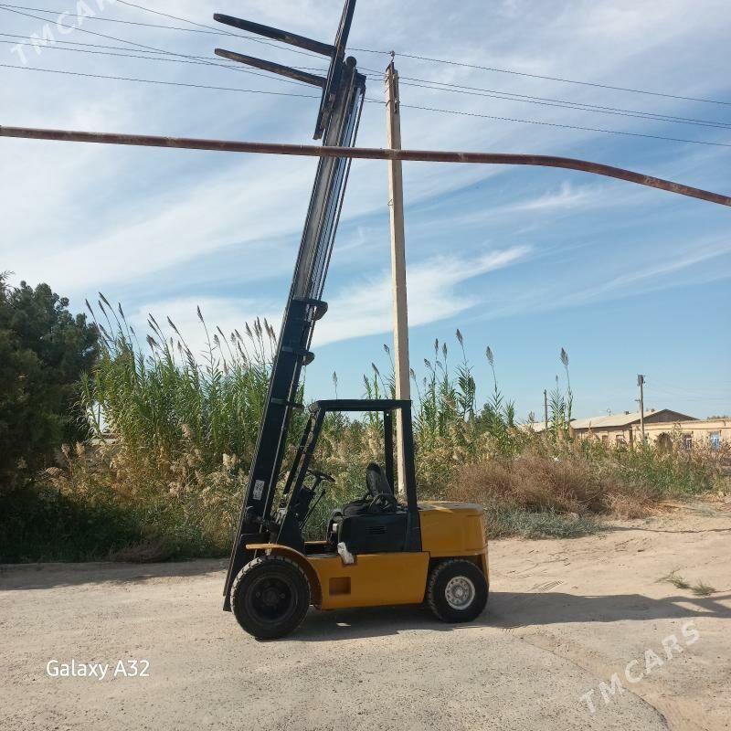 Kara Forklift 2014 - 140 000 TMT - Дянев - img 2