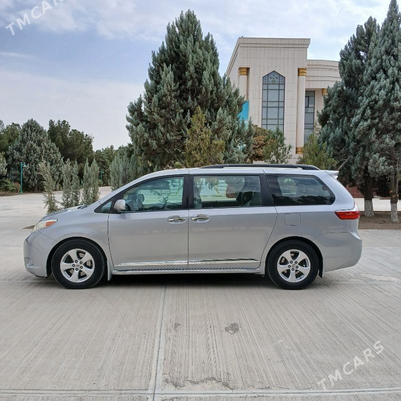 Toyota Sienna 2015 - 348 000 TMT - Гёкдепе - img 6
