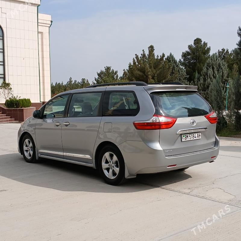 Toyota Sienna 2015 - 348 000 TMT - Гёкдепе - img 4