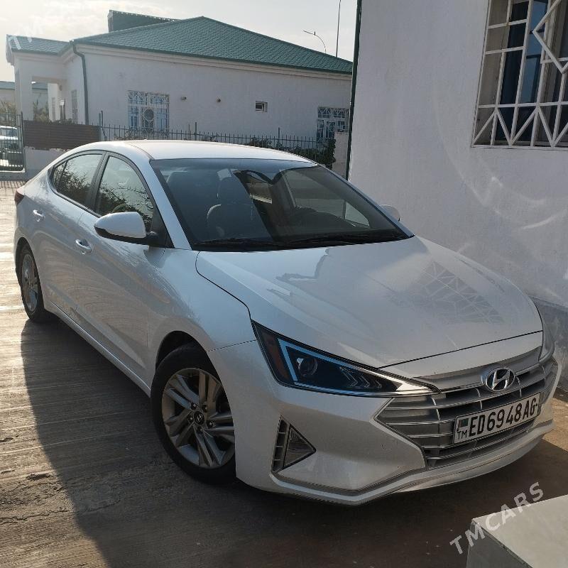 Hyundai Elantra 2020 - 205 000 TMT - Täze zaman - img 9