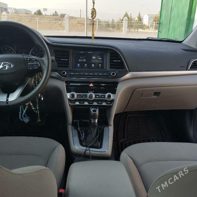 Hyundai Elantra 2020 - 205 000 TMT - Täze zaman - img 8