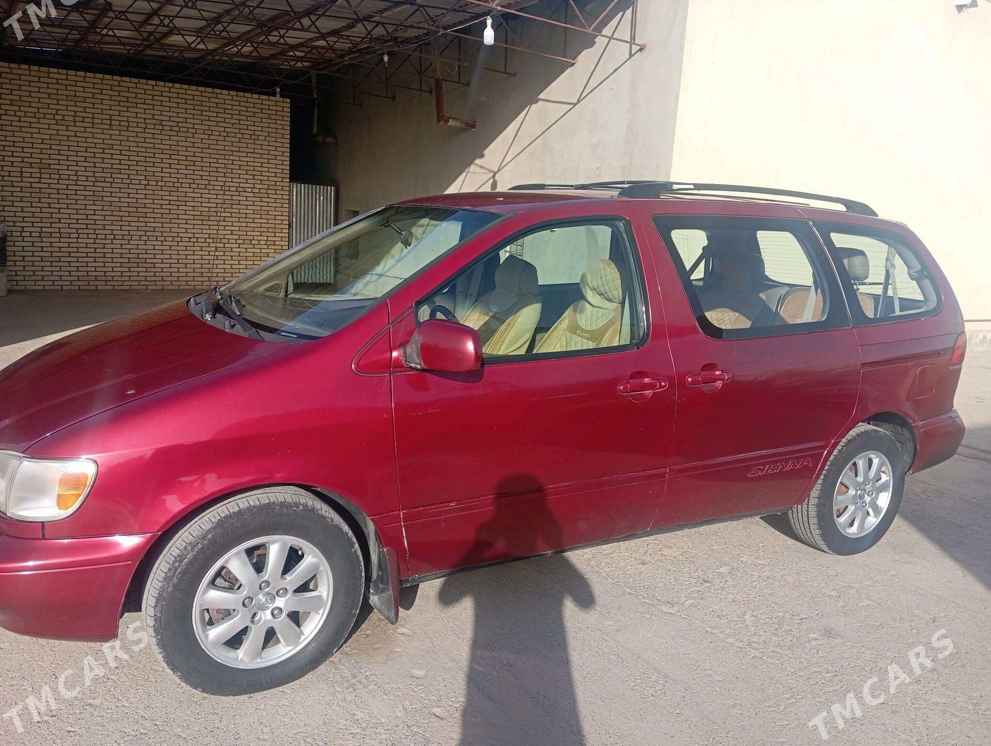 Toyota Sienna 2000 - 130 000 TMT - Мары - img 3