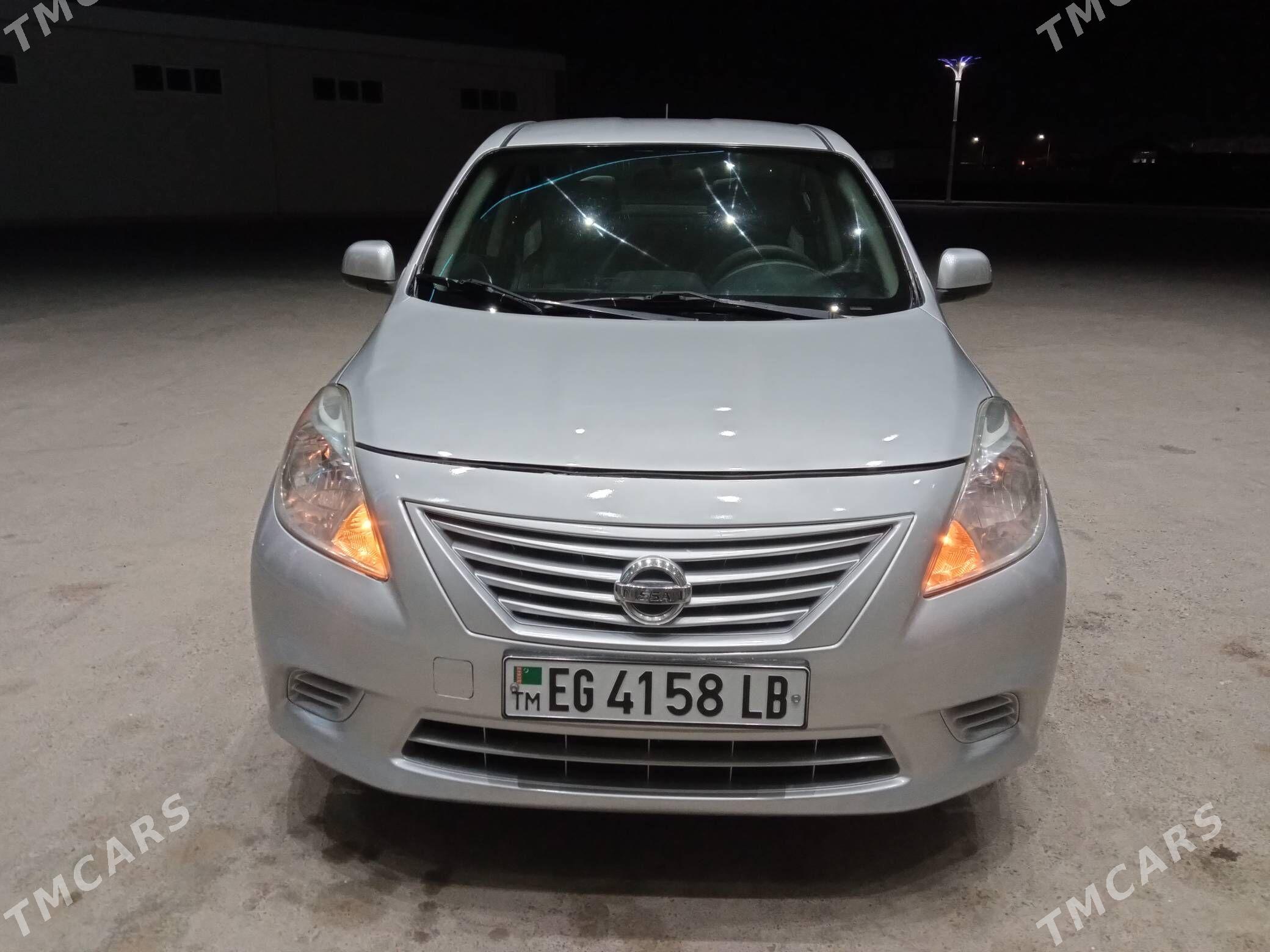 Nissan Versa 2013 - 107 000 TMT - Türkmenabat - img 4