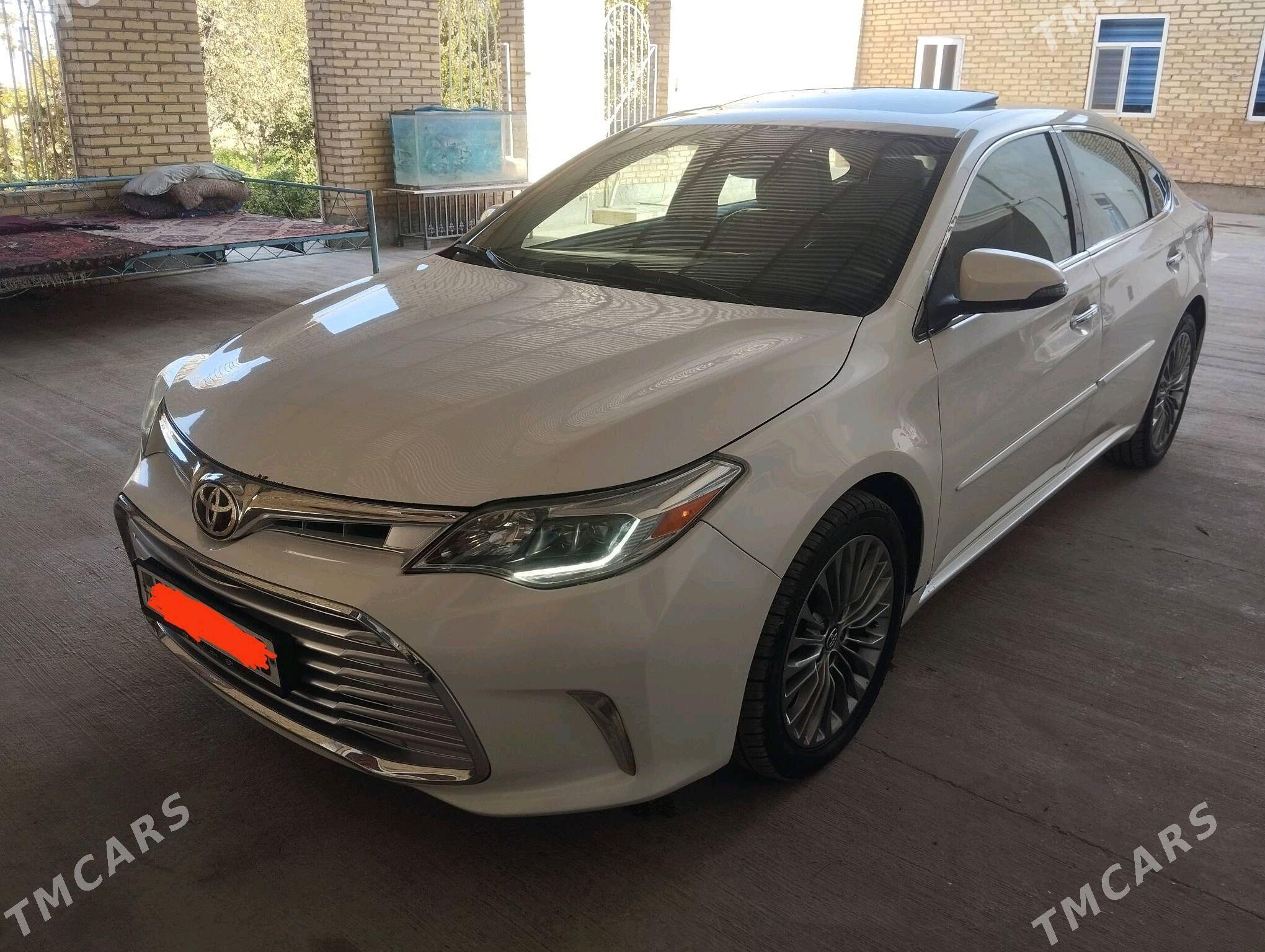 Toyota Avalon 2018 - 340 000 TMT - Çärjew - img 2