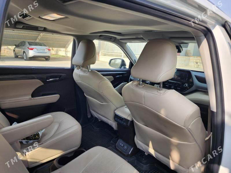 Toyota Highlander 2022 - 700 000 TMT - Çoganly - img 3