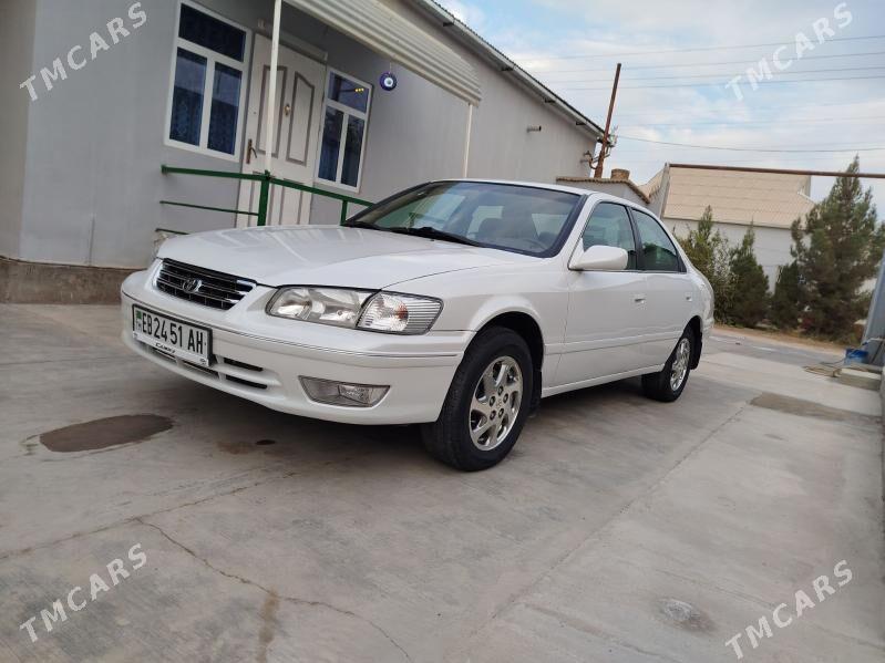 Toyota Camry 2001 - 145 000 TMT - Теджен - img 1