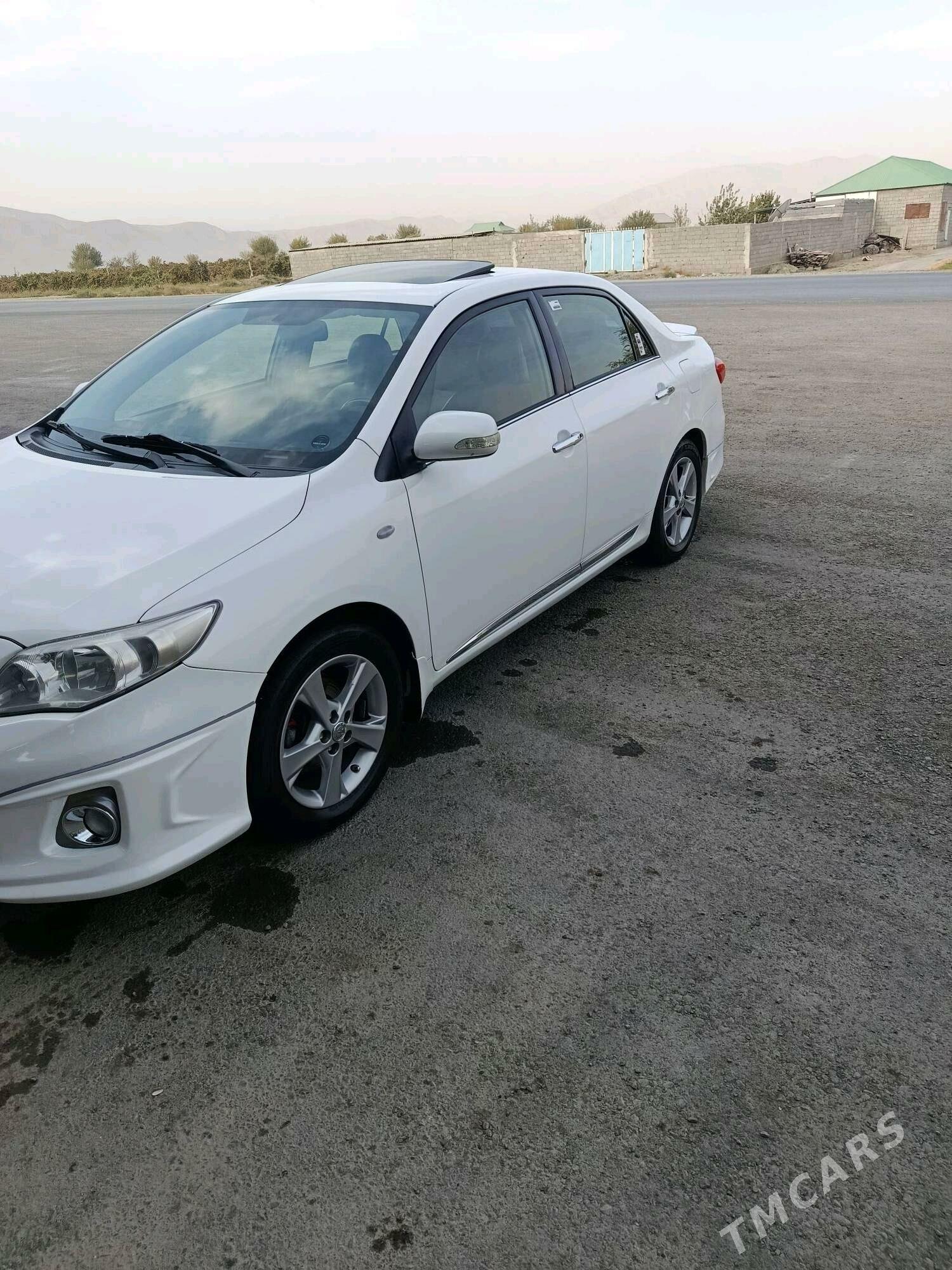 Toyota Corolla 2013 - 192 000 TMT - Gökdepe - img 1