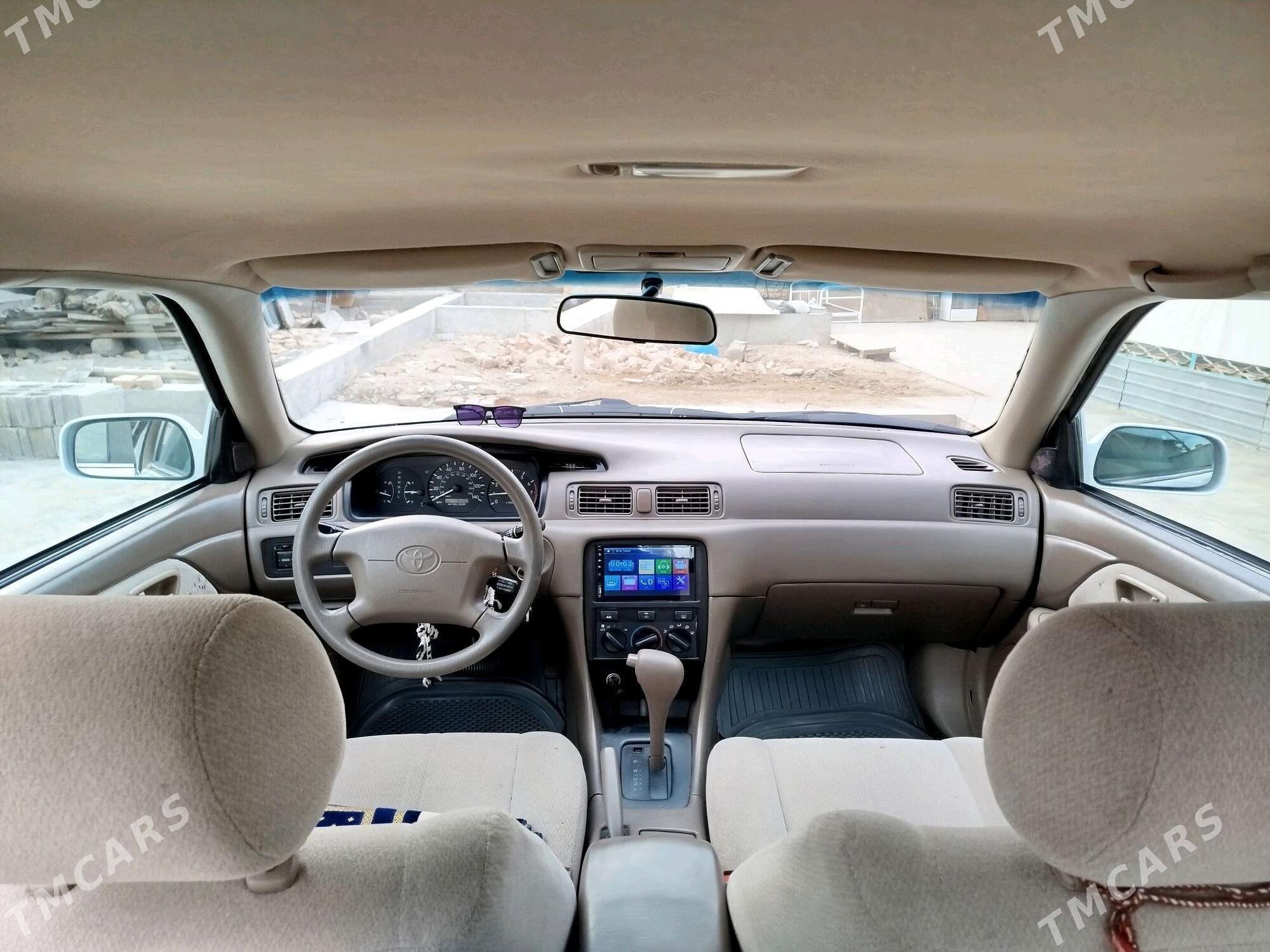 Toyota Camry 2001 - 145 000 TMT - Теджен - img 8