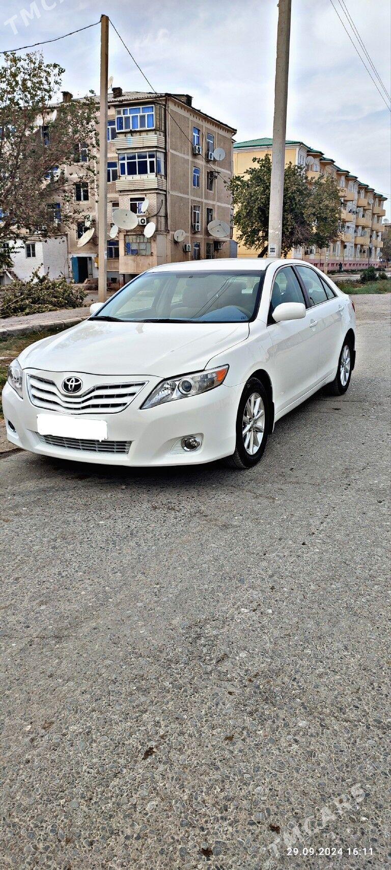 Toyota Camry 2011 - 220 000 TMT - Мары - img 2
