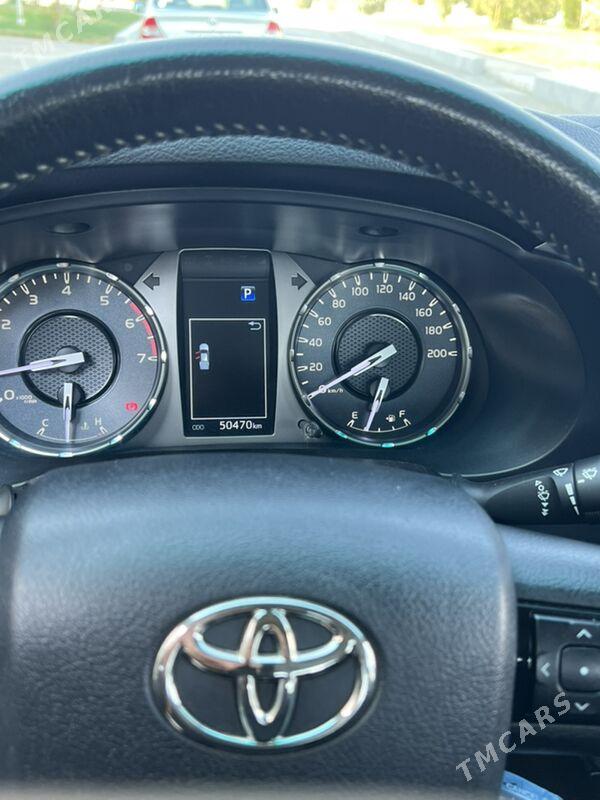 Toyota Hilux 2022 - 588 000 TMT - Aşgabat - img 8