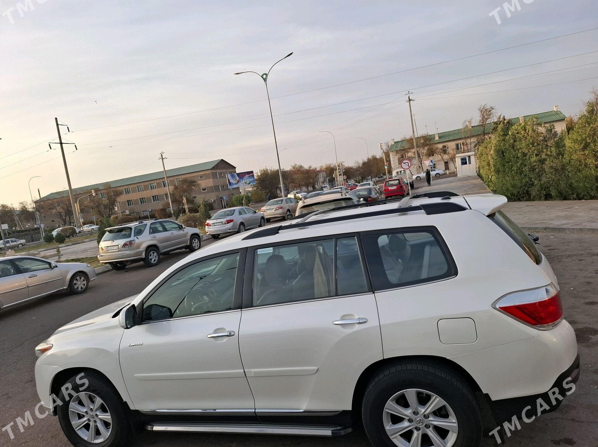Toyota Highlander 2013 - 350 000 TMT - Köneürgenç - img 1