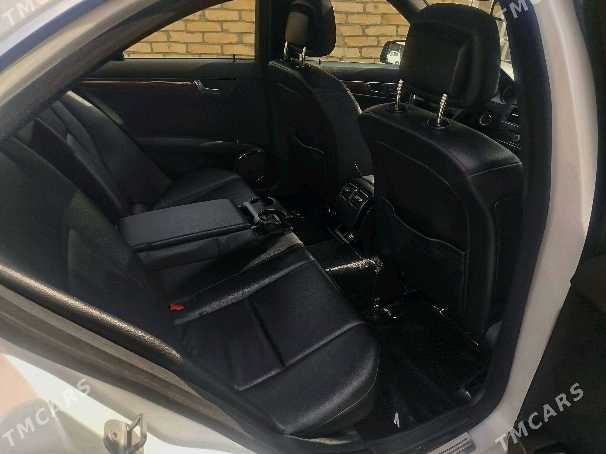 Mercedes-Benz C300 2012 - 205 000 TMT - Türkmenabat - img 3