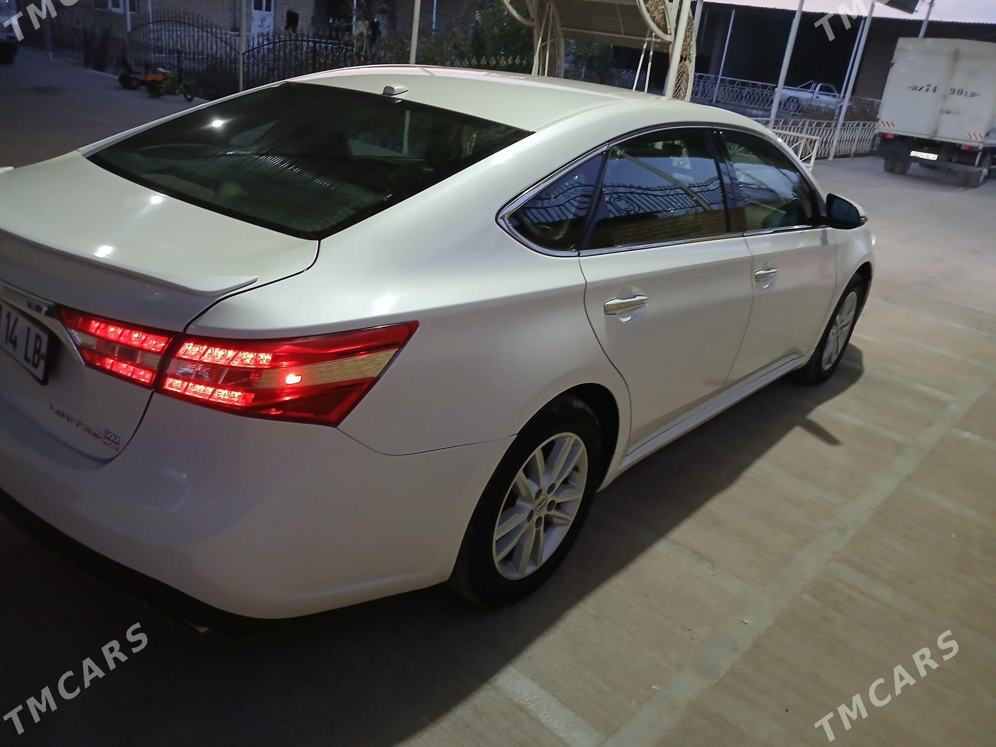 Toyota Avalon 2013 - 300 000 TMT - Saýat - img 2