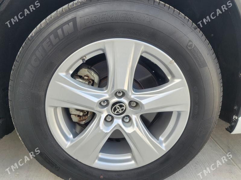 Toyota Highlander 2022 - 425 000 TMT - Aşgabat - img 8