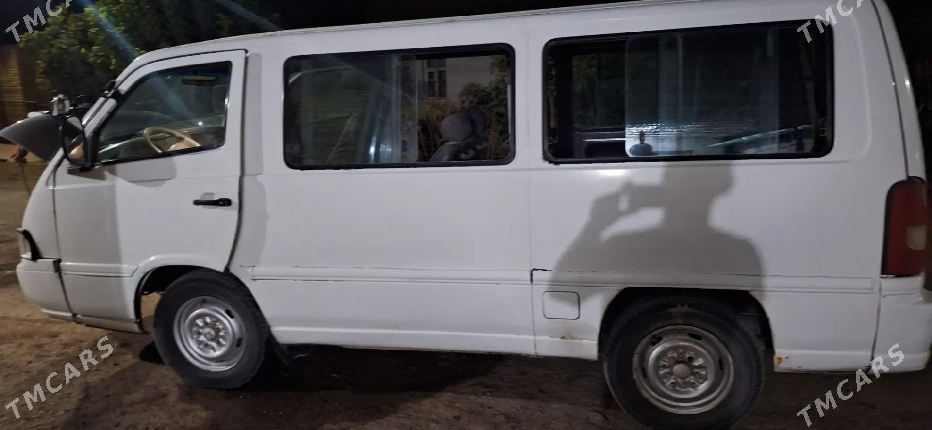 Toyota Hiace 1996 - 65 000 TMT - Ходжамбаз - img 1