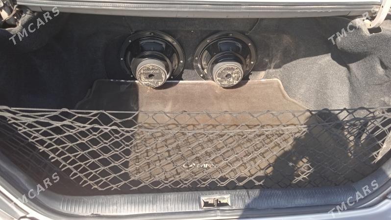 Toyota Camry 2005 - 240 000 TMT - Фарап - img 3