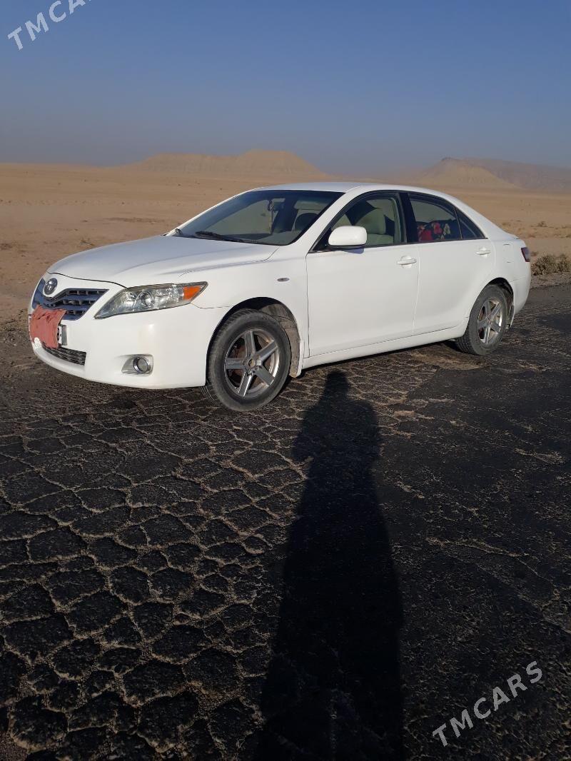 Toyota Camry 2010 - 135 000 TMT - Койтендаг - img 5