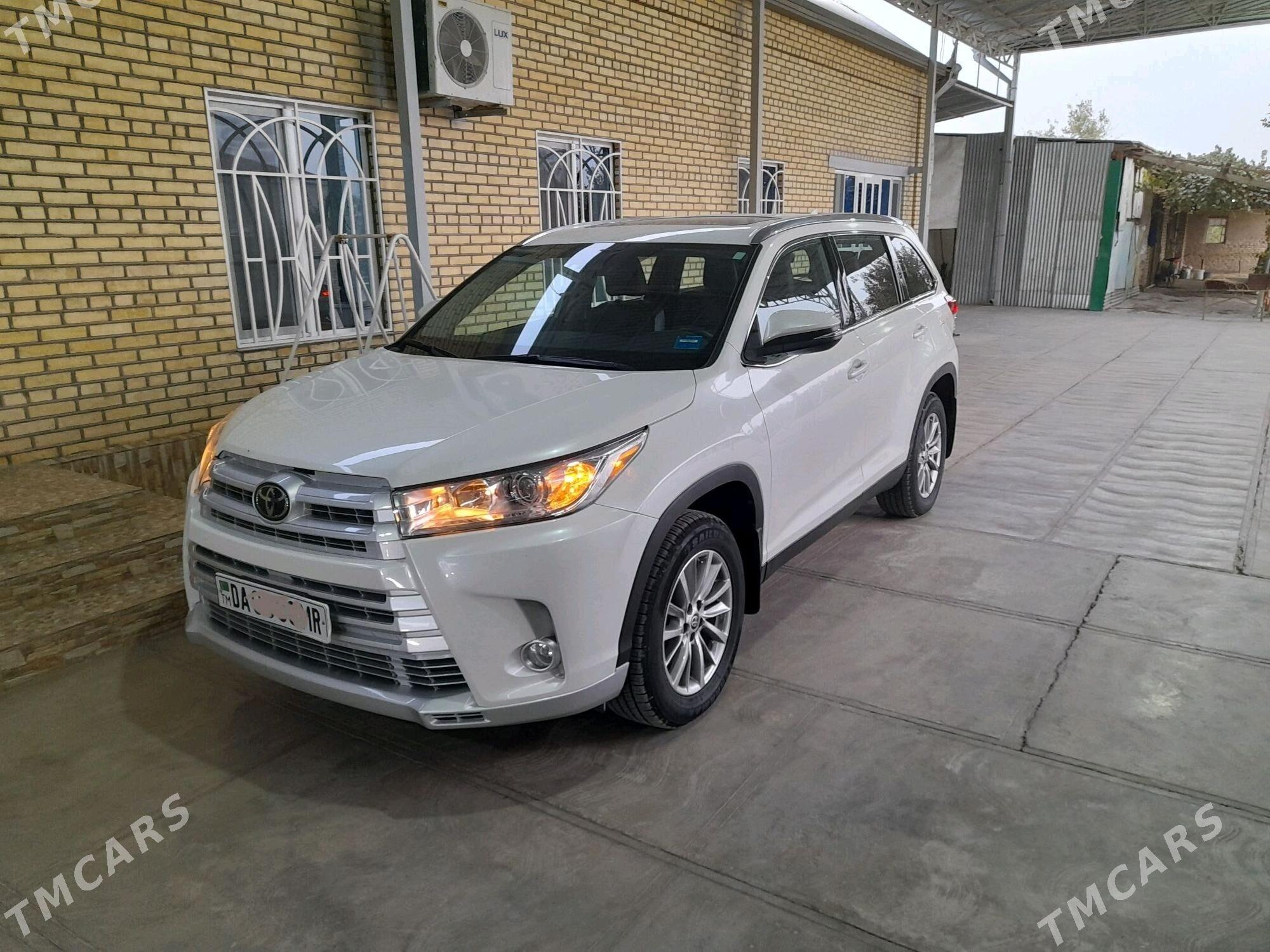 Toyota Highlander 2019 - 440 000 TMT - Мары - img 1