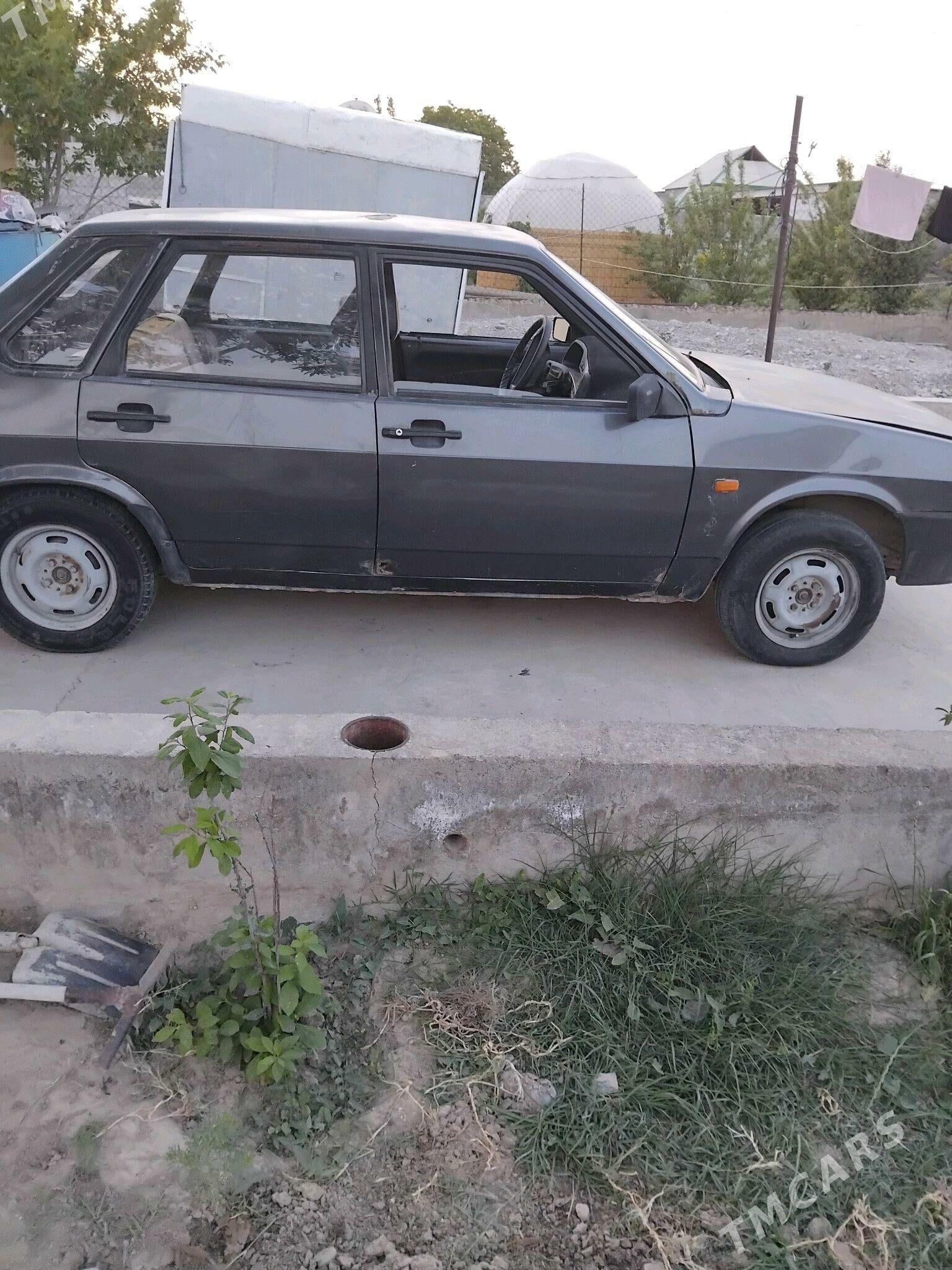 Lada Largus 2001 - 9 000 TMT - Büzmeýin - img 1