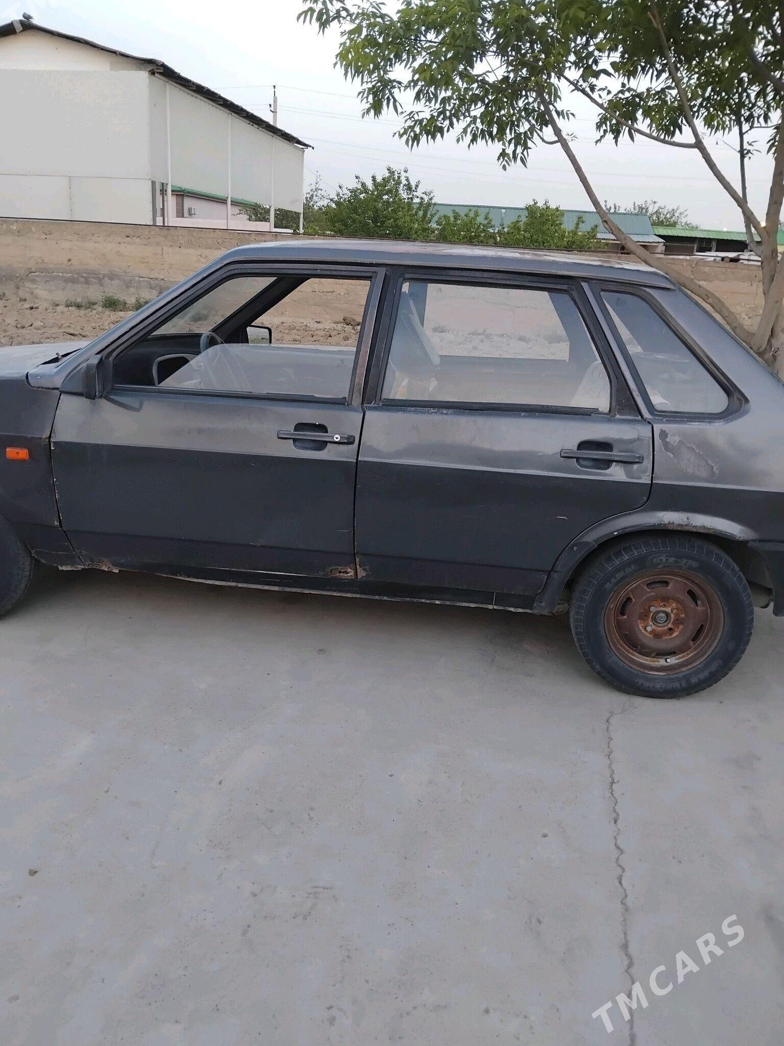 Lada Largus 2001 - 9 000 TMT - Büzmeýin - img 2